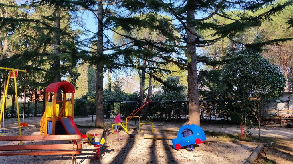 Holiday Park Mimoza Basanija Exterior photo